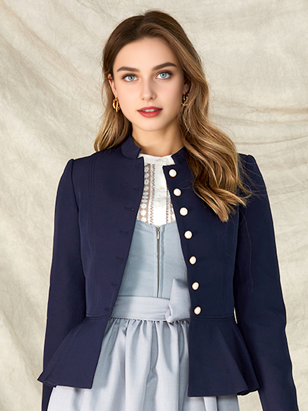 Modernes Dirndl in Marineblau