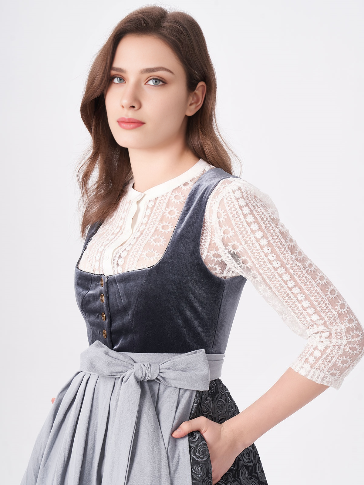 Samtdirndl Grün in eleganter Ausführung