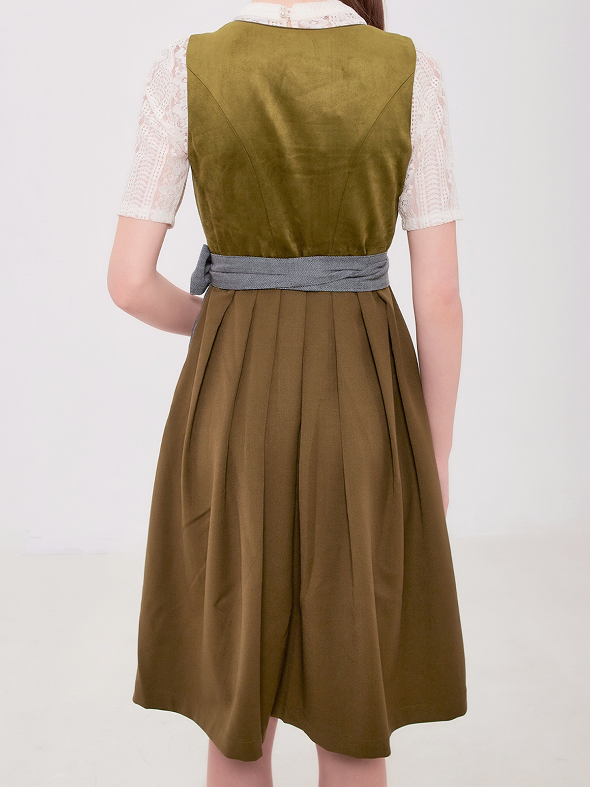 Dirndlbluse mit Kragen in Grün
