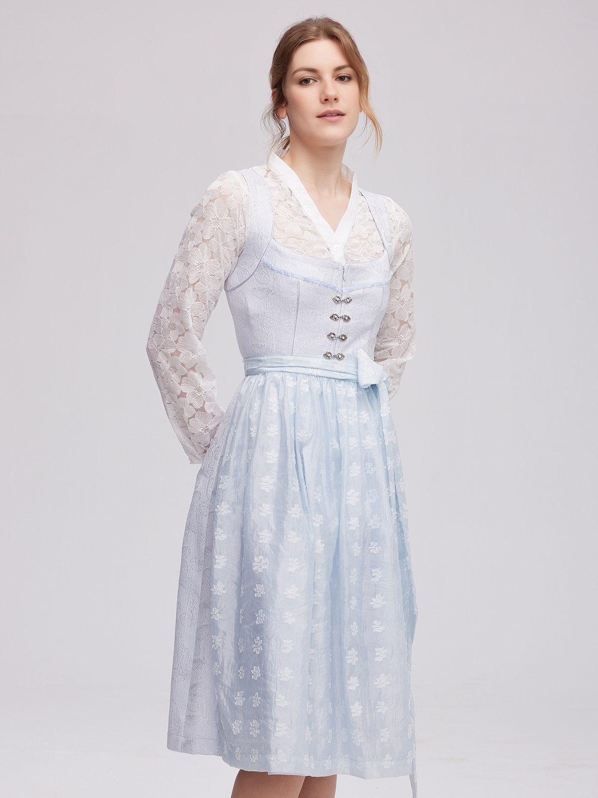 Traditionelles Dirlndl in Blau