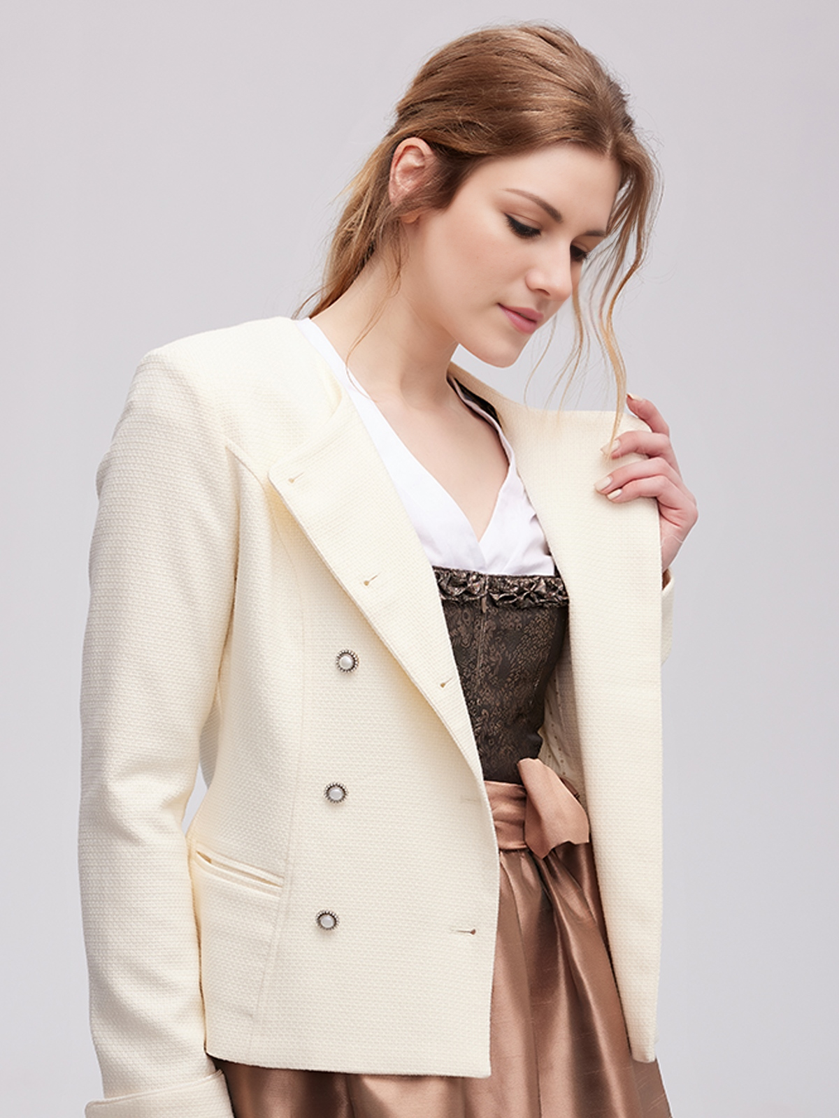 Grün pinkes Dirndl mit modernem Schnitt