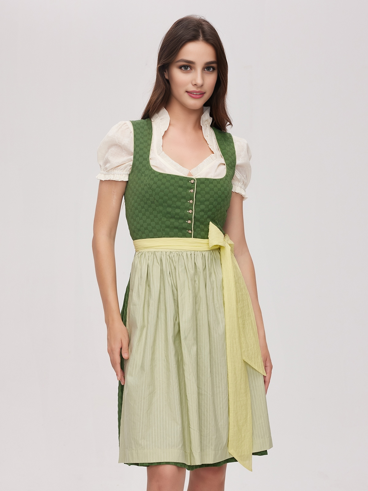 Modernes Dirndl Grün mit schmeichelndem Schnitt