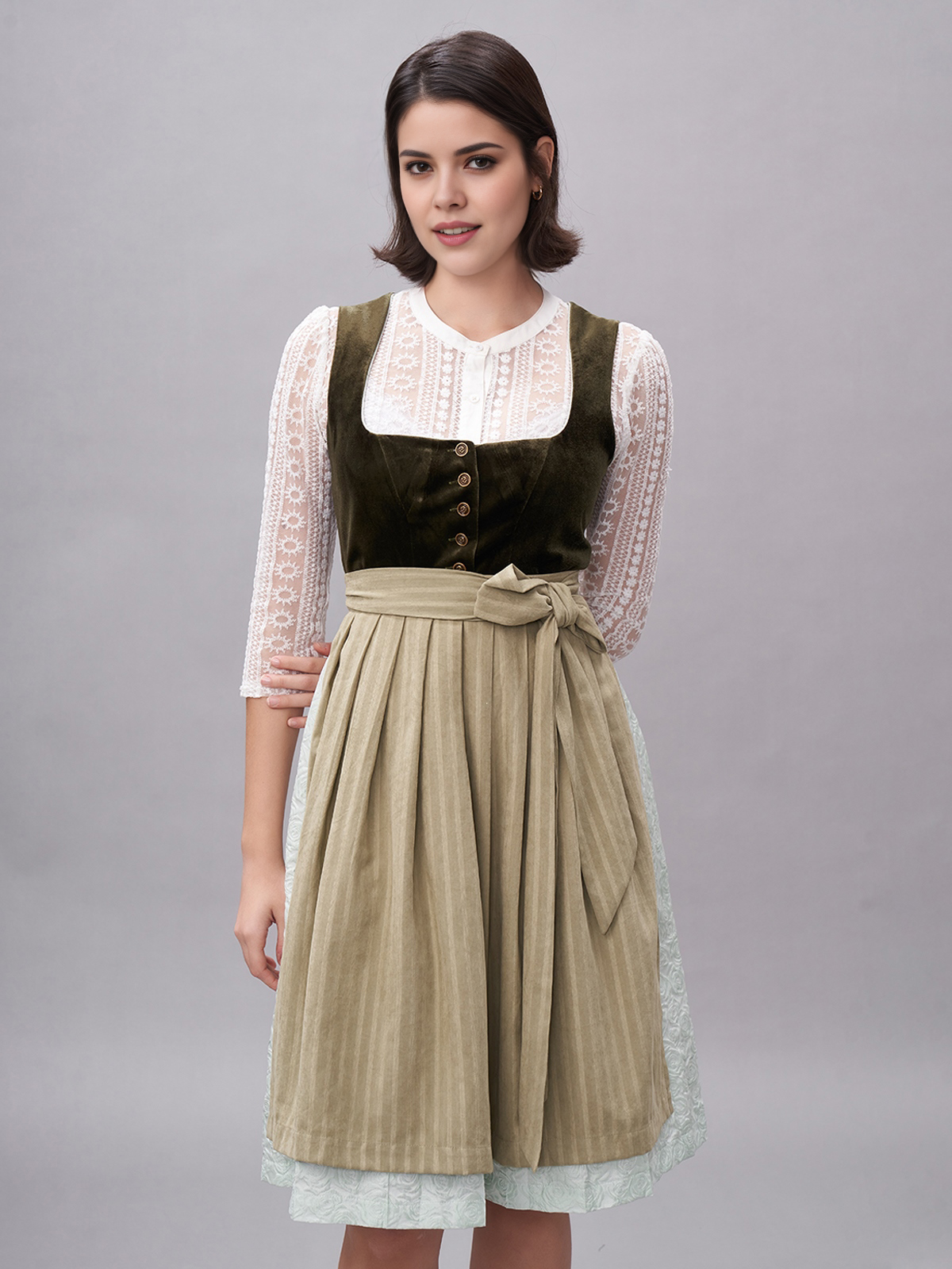 Dirndl in lila Samt