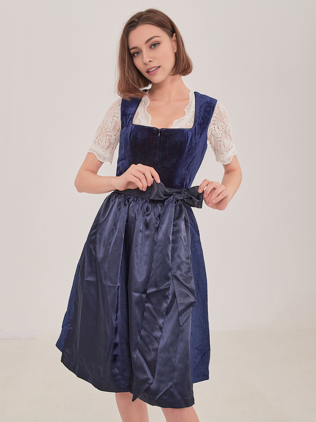 Gössl Dirndl in Blau – zeitlos und stilvoll