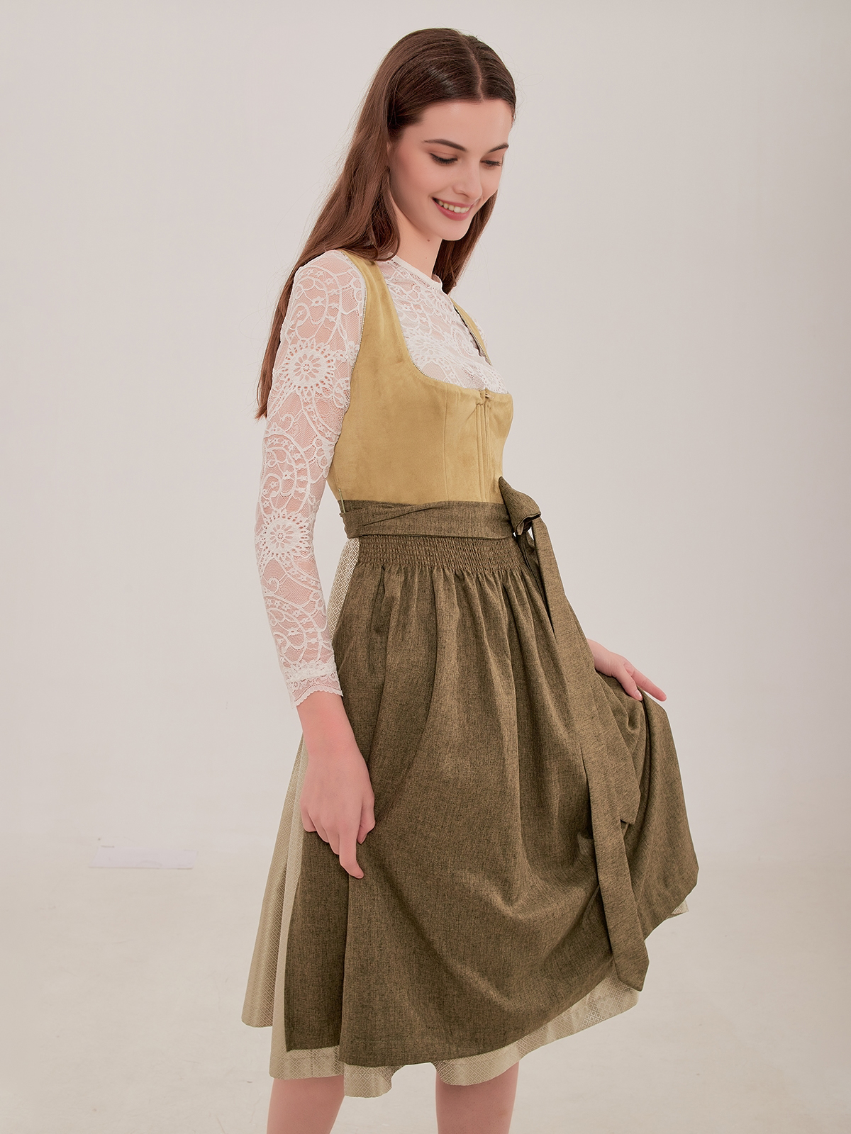 Dirndl Bluse Langarm Schwarz in Grün