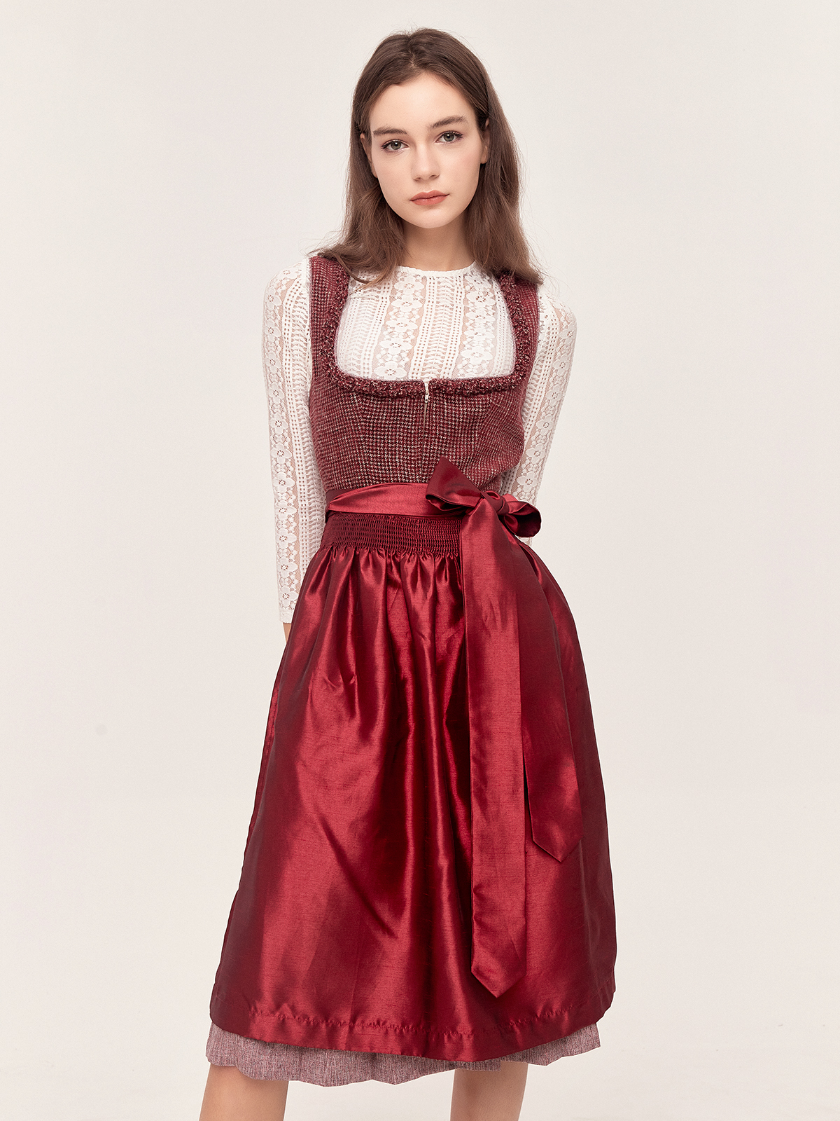 Dirndl Altrosa in eleganter Ausführung