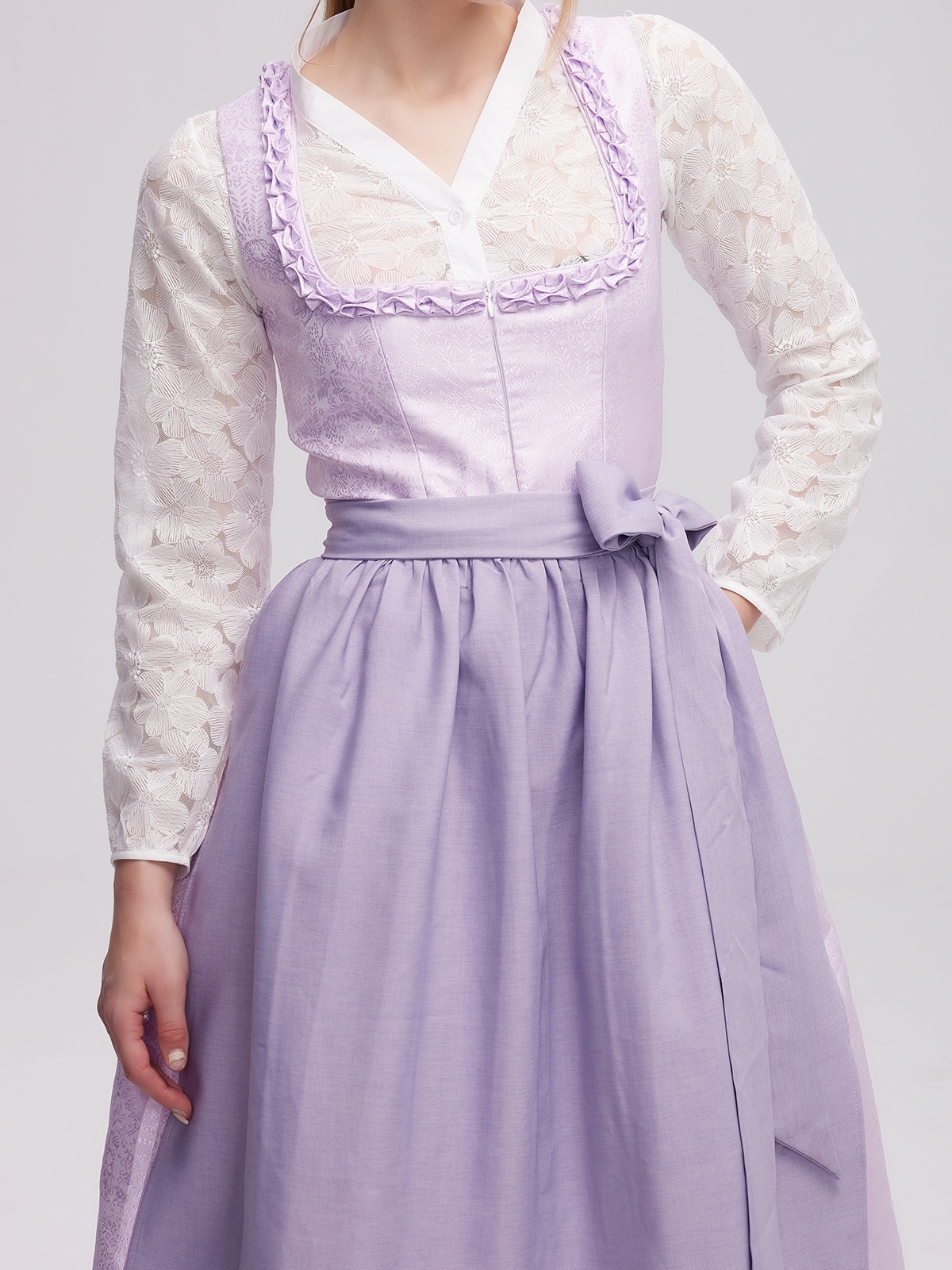 Dirndl in Lila – perfekt für jede Figur