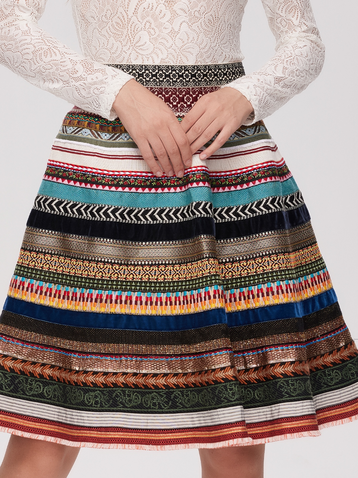 Dirndl mit Herzausschnitt in Braun