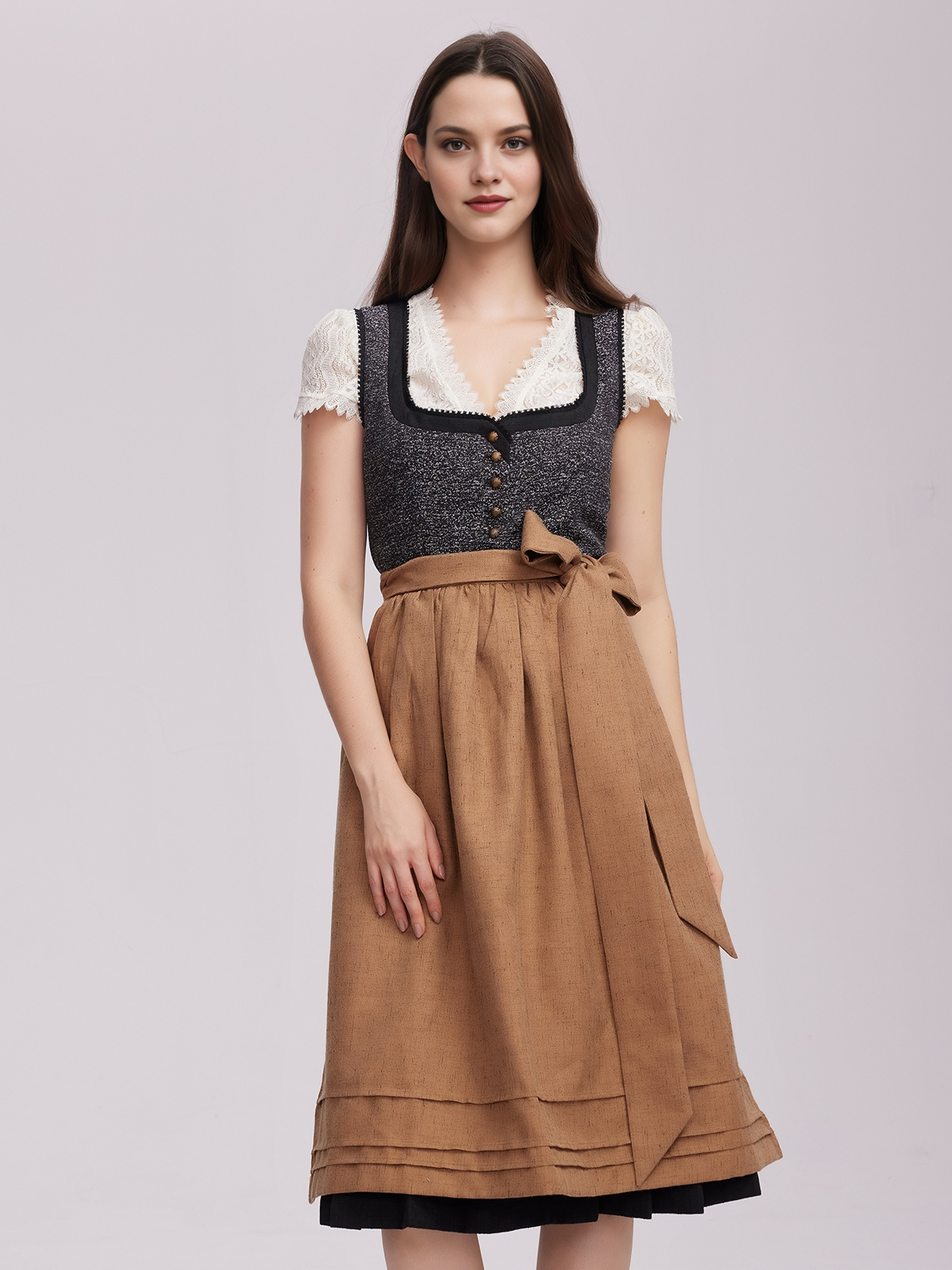 Dirndl in Schwarz mit grünen Akzenten
