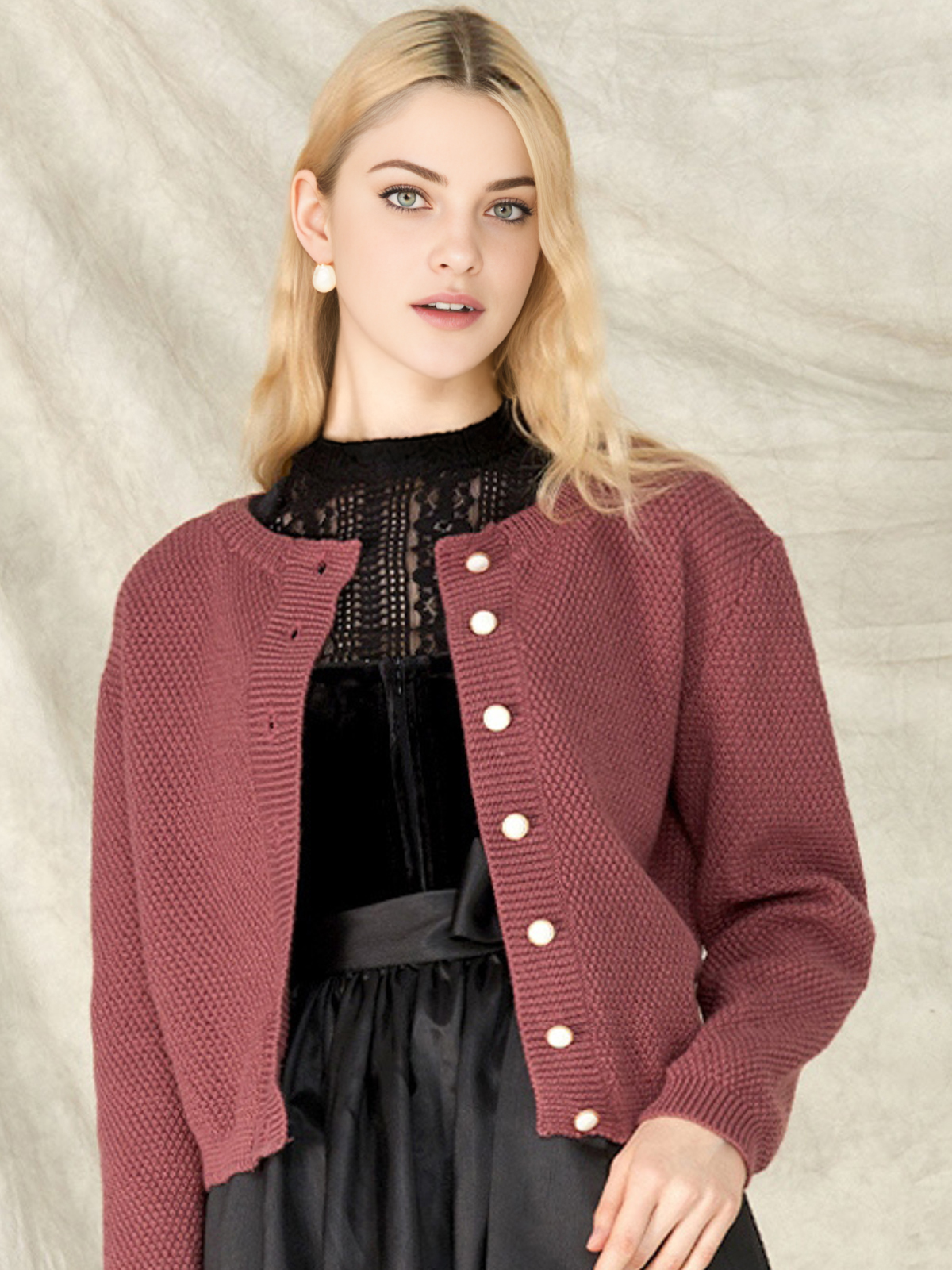 Modernes Dirndl in Lila
