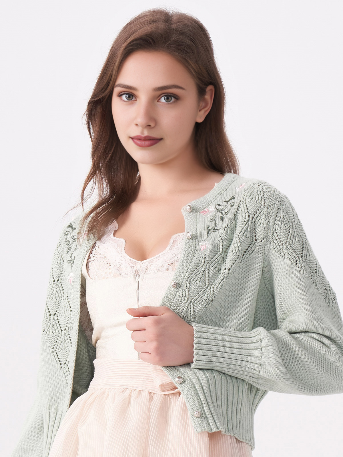 Modernes Dirndl in Grün mit schmaler Taille und leichtem Rock