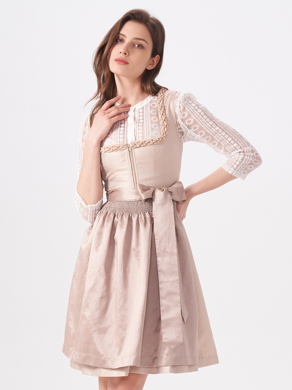 Jamei Dirndl in Beige