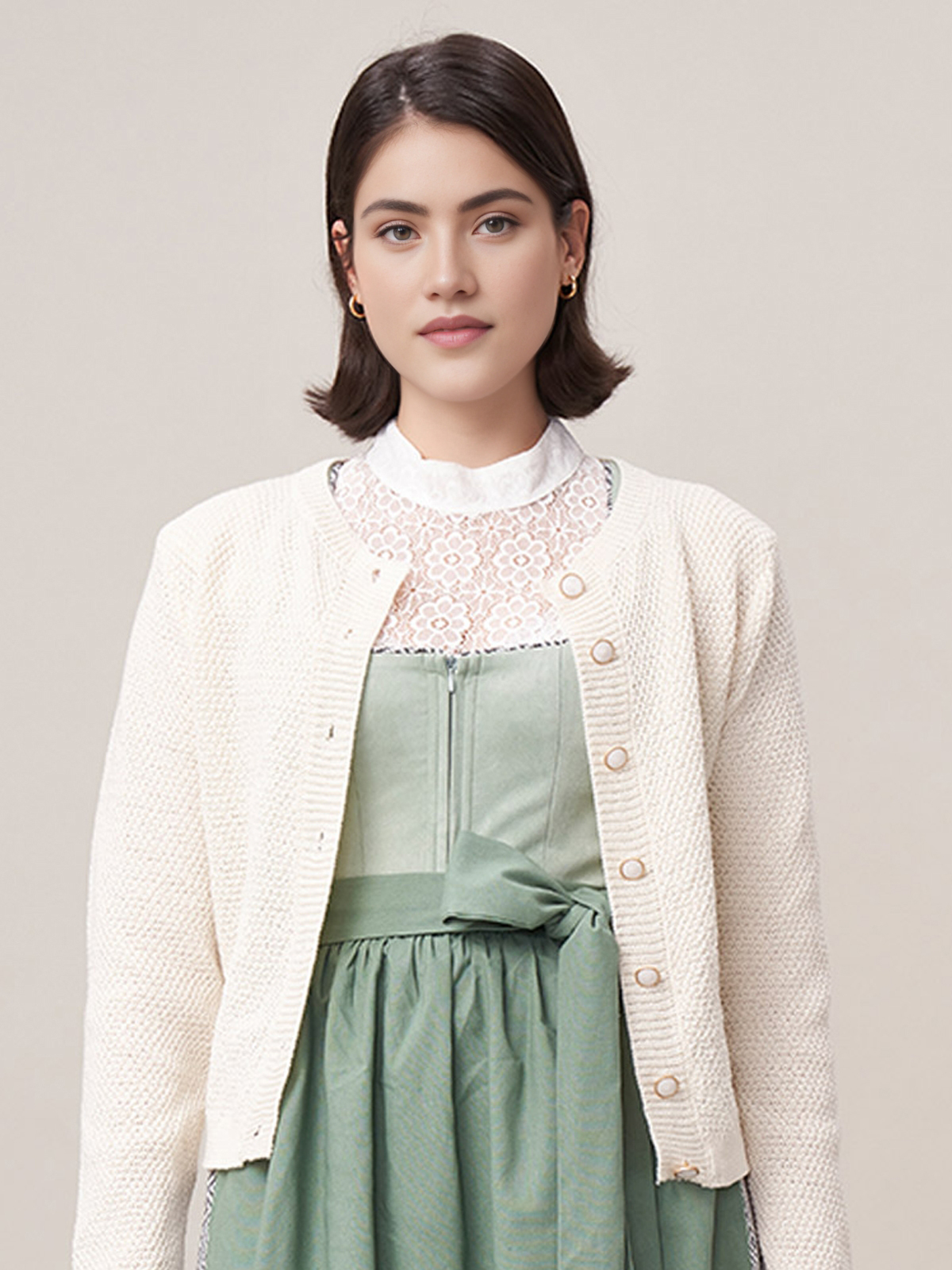 Dirndl Grün Hochgeschlossen – Elegant & Modern