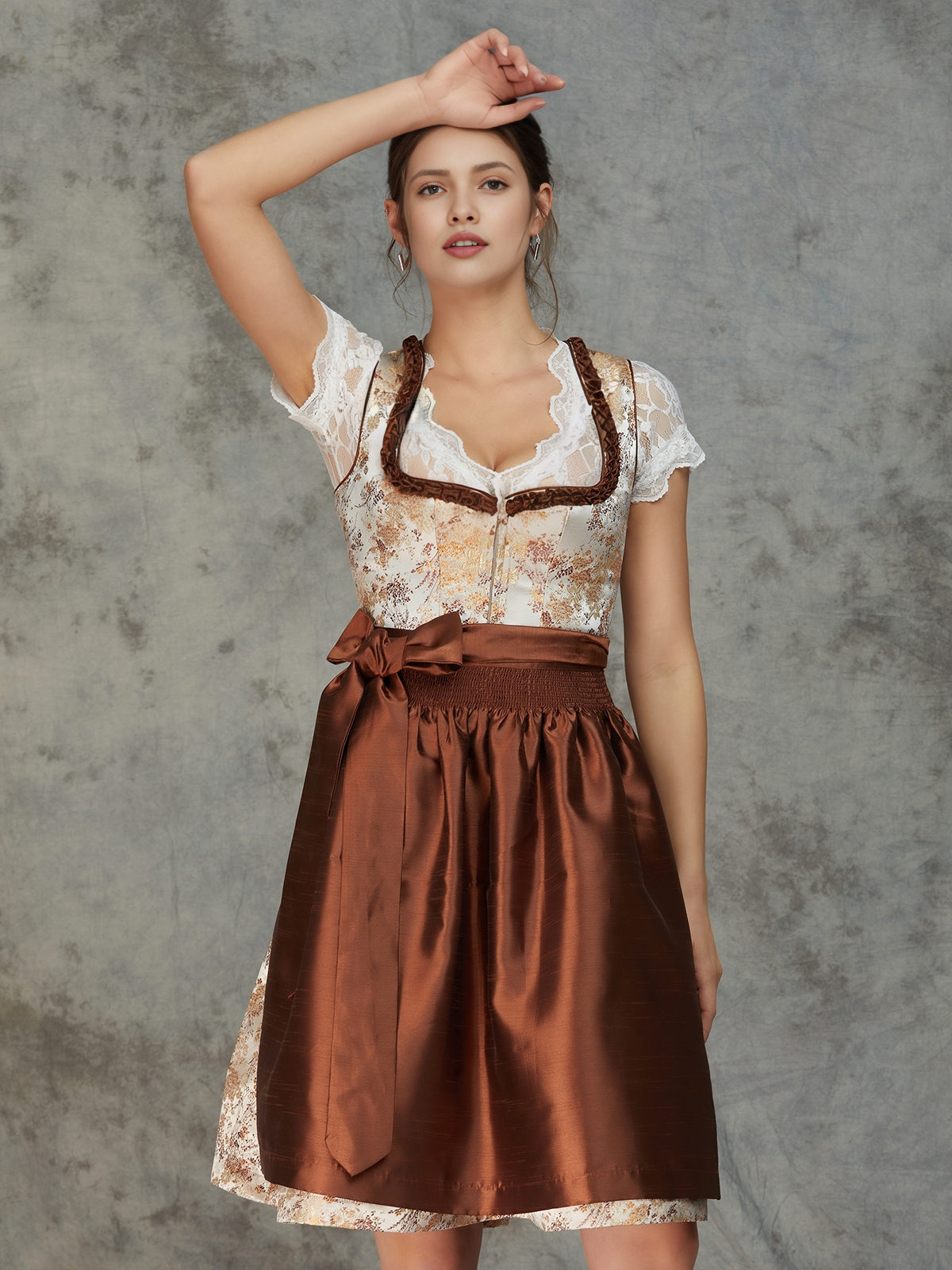 Modernes Dirndl in Gelb – ein Beispiel für zeitgemäße Interpretationen