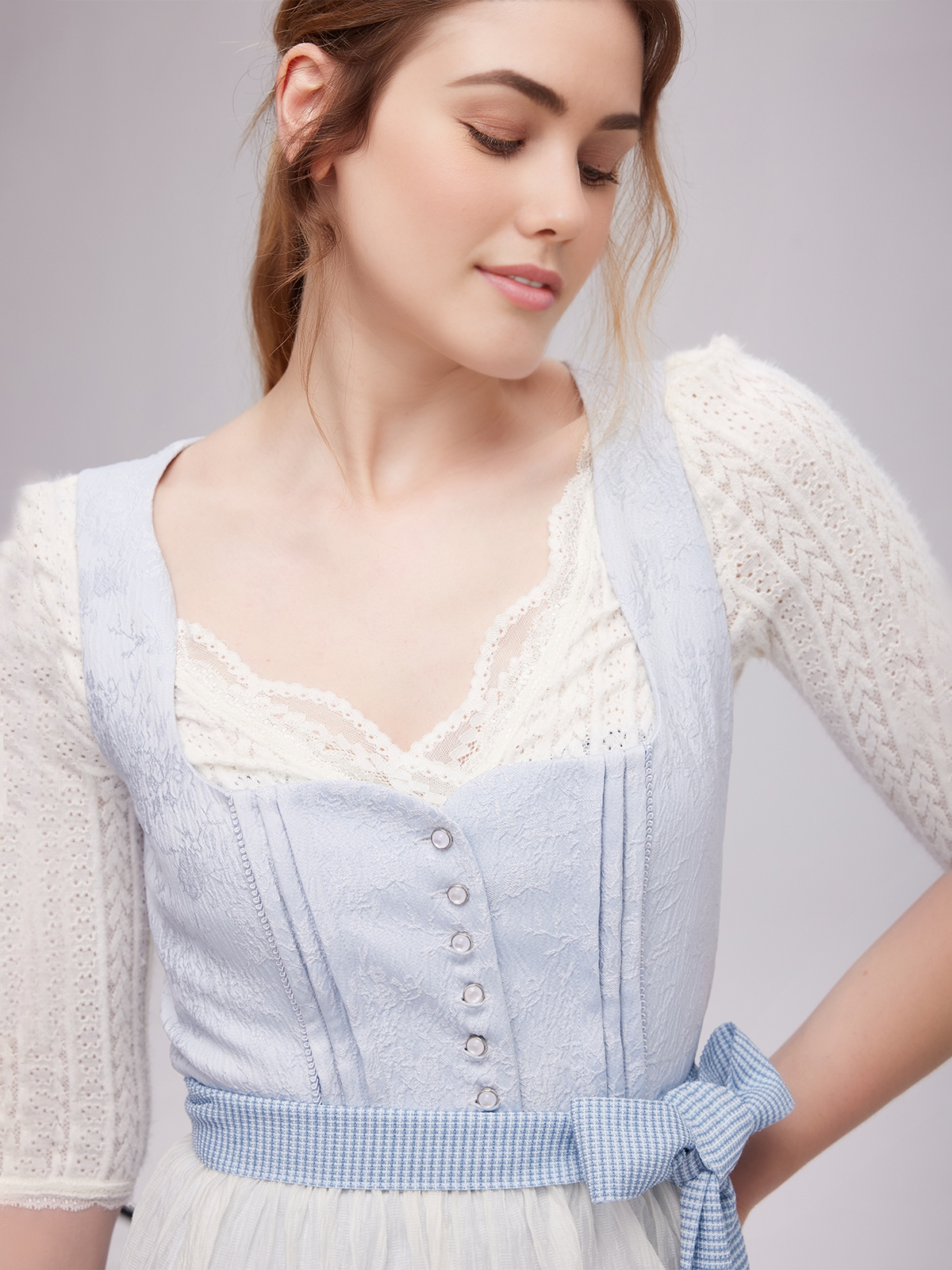 Modernes Dirndl in Blau und Grün
