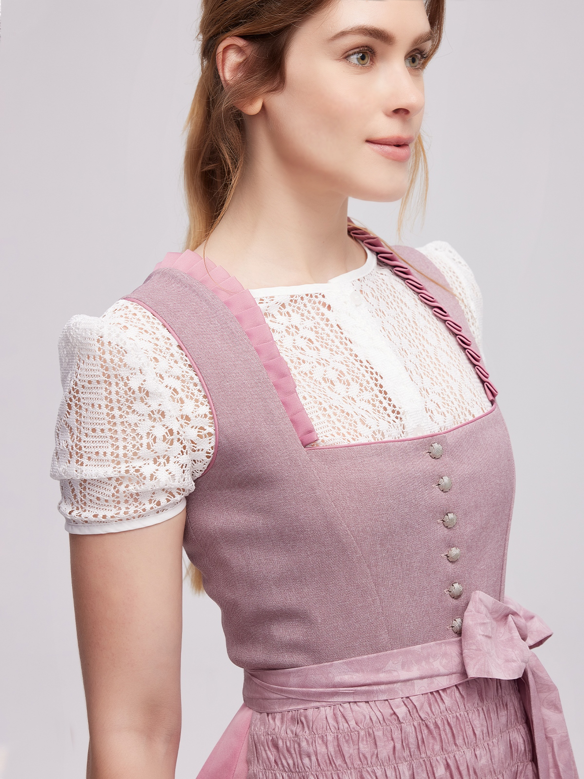 Dirndl mit Knöpfen in Lila