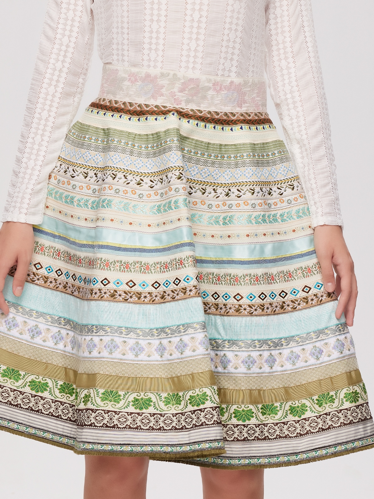 Modernes Dirndl in Grün – perfekt für stilvolle Anlässe