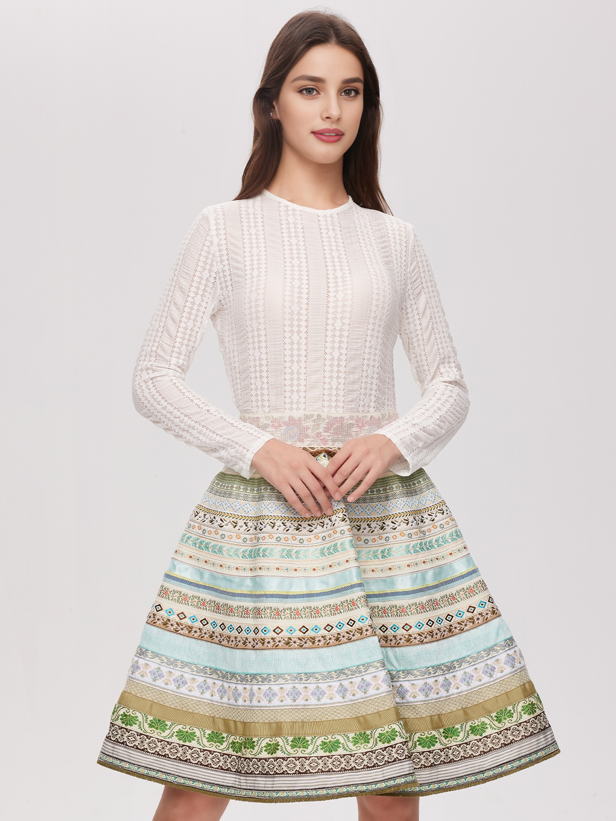 Blaues Dirndl mit traditionellem Design