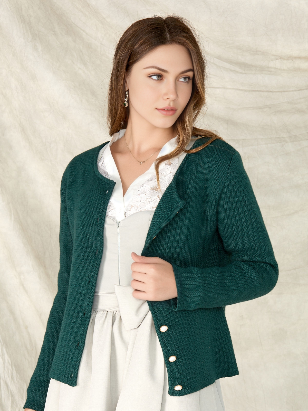 Samt Dirndl Dunkelgrün in eleganter Ausführung