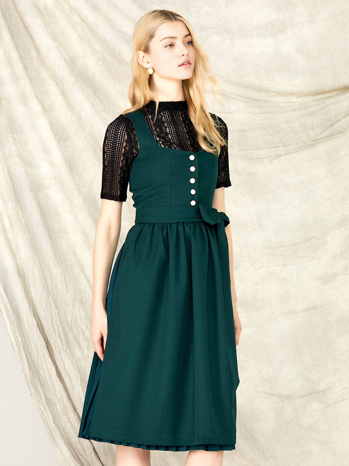 Modernes Dirndl in Grün