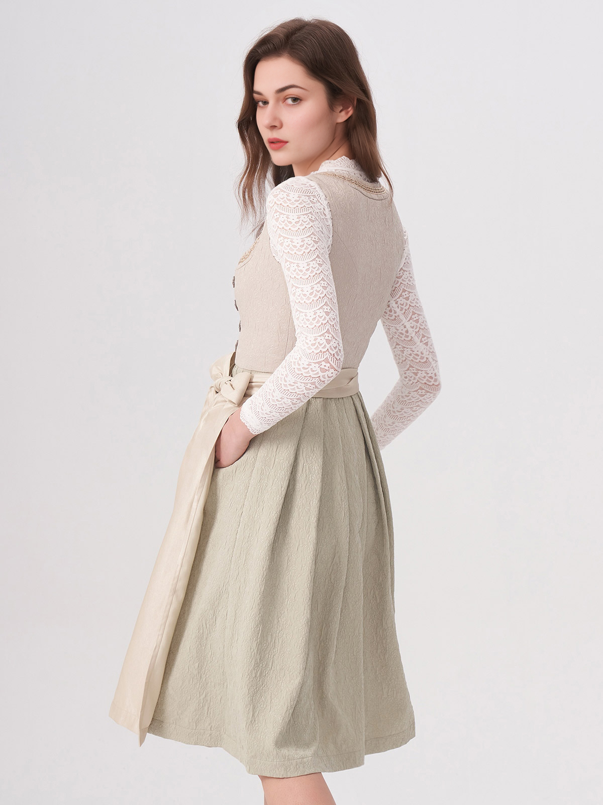 SamtDirndl Schwarz in eleganter Ausführung
