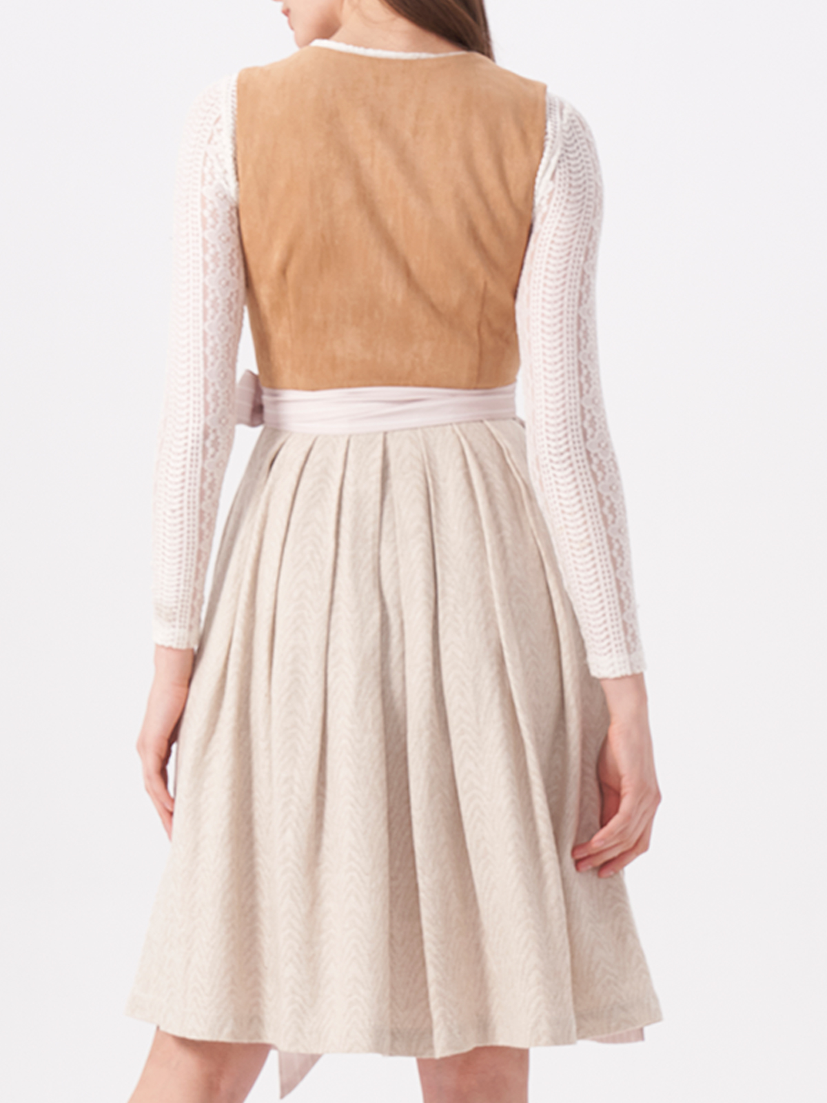 Ein modernes Dirndl in Braun – zeitlos und stilvoll