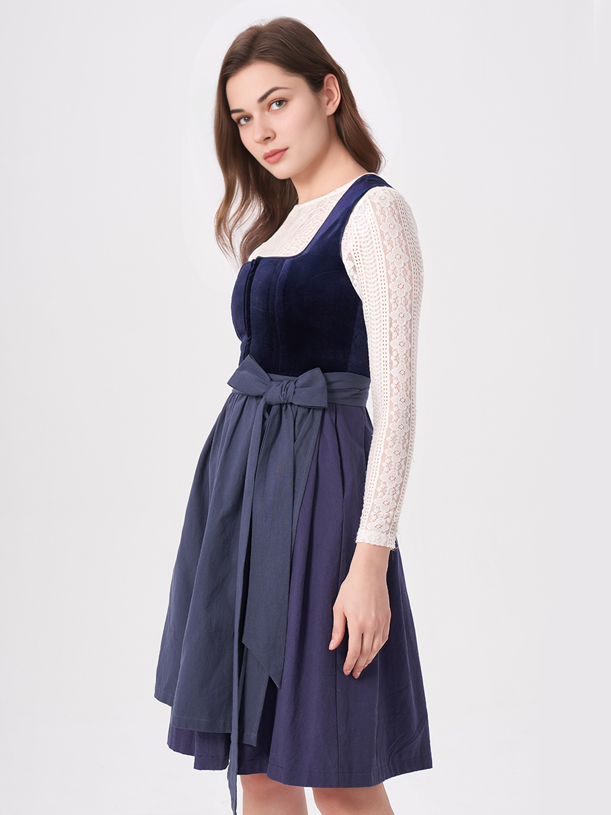 Modernes Dirndl in Blau