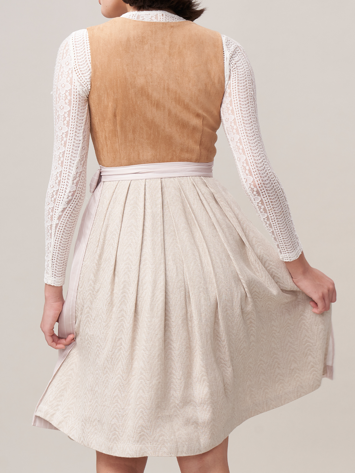 Trachtenrock in Braun mit traditioneller Stickerei