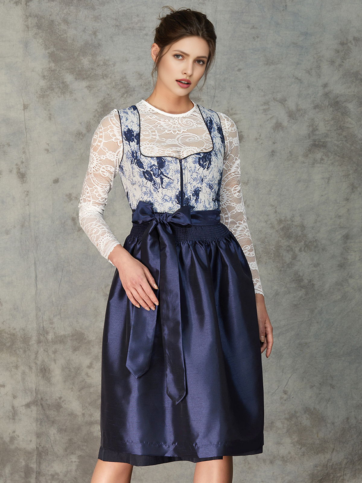 Dirndl in Blau – Tradition trifft Moderne