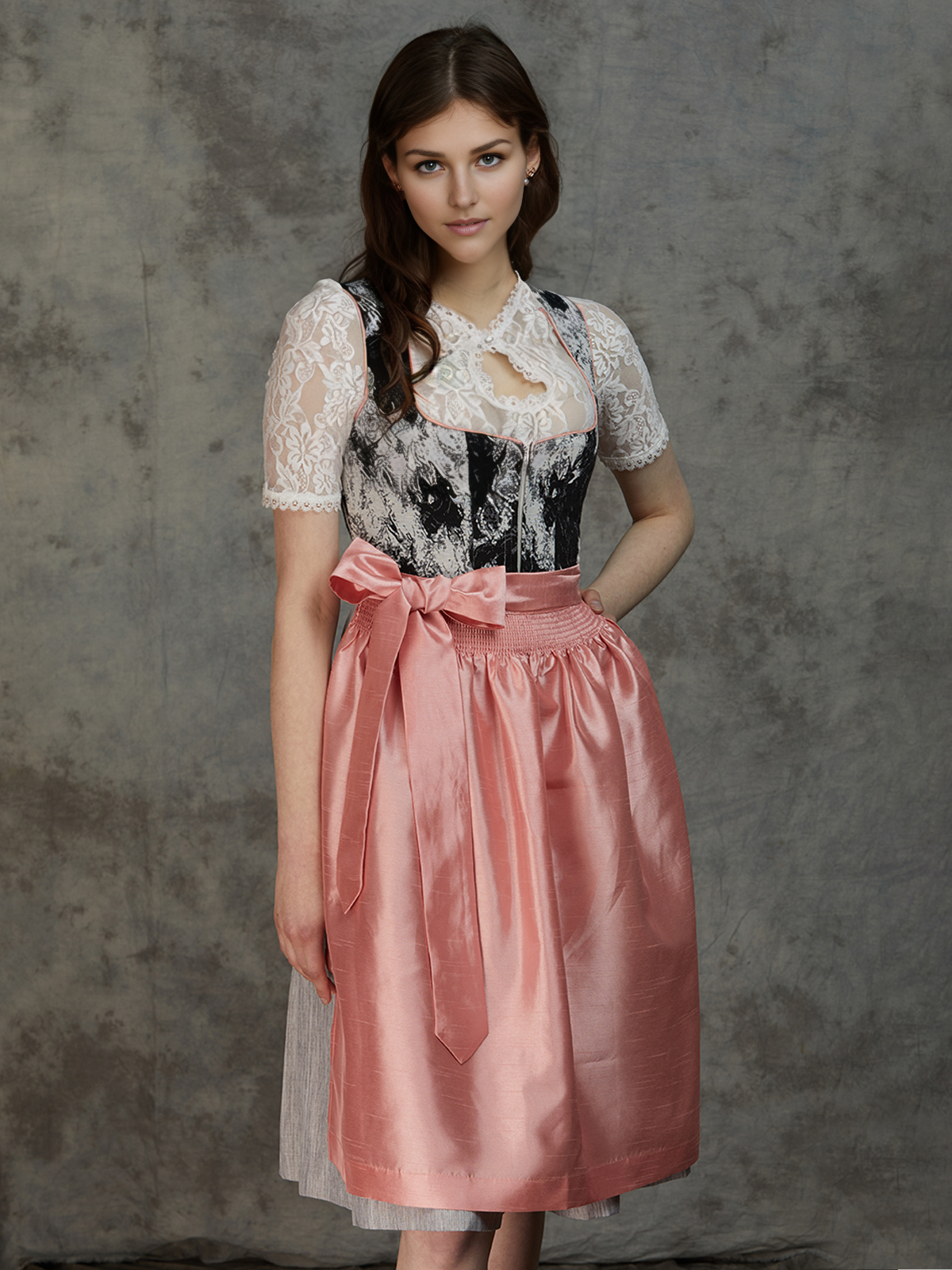 Modernes Dirndl in dunkelgrün