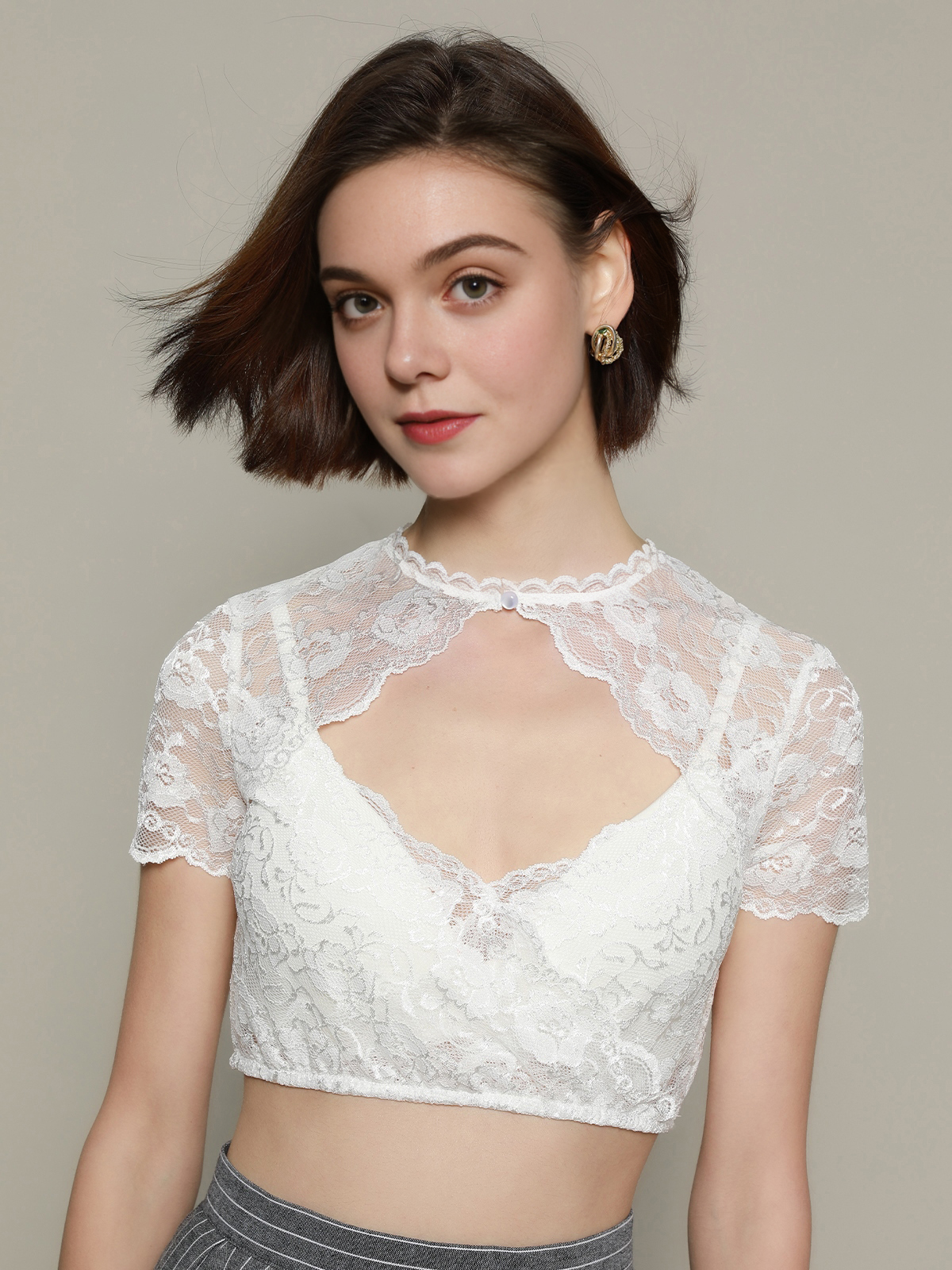 Dirndl mit weißer Bluse