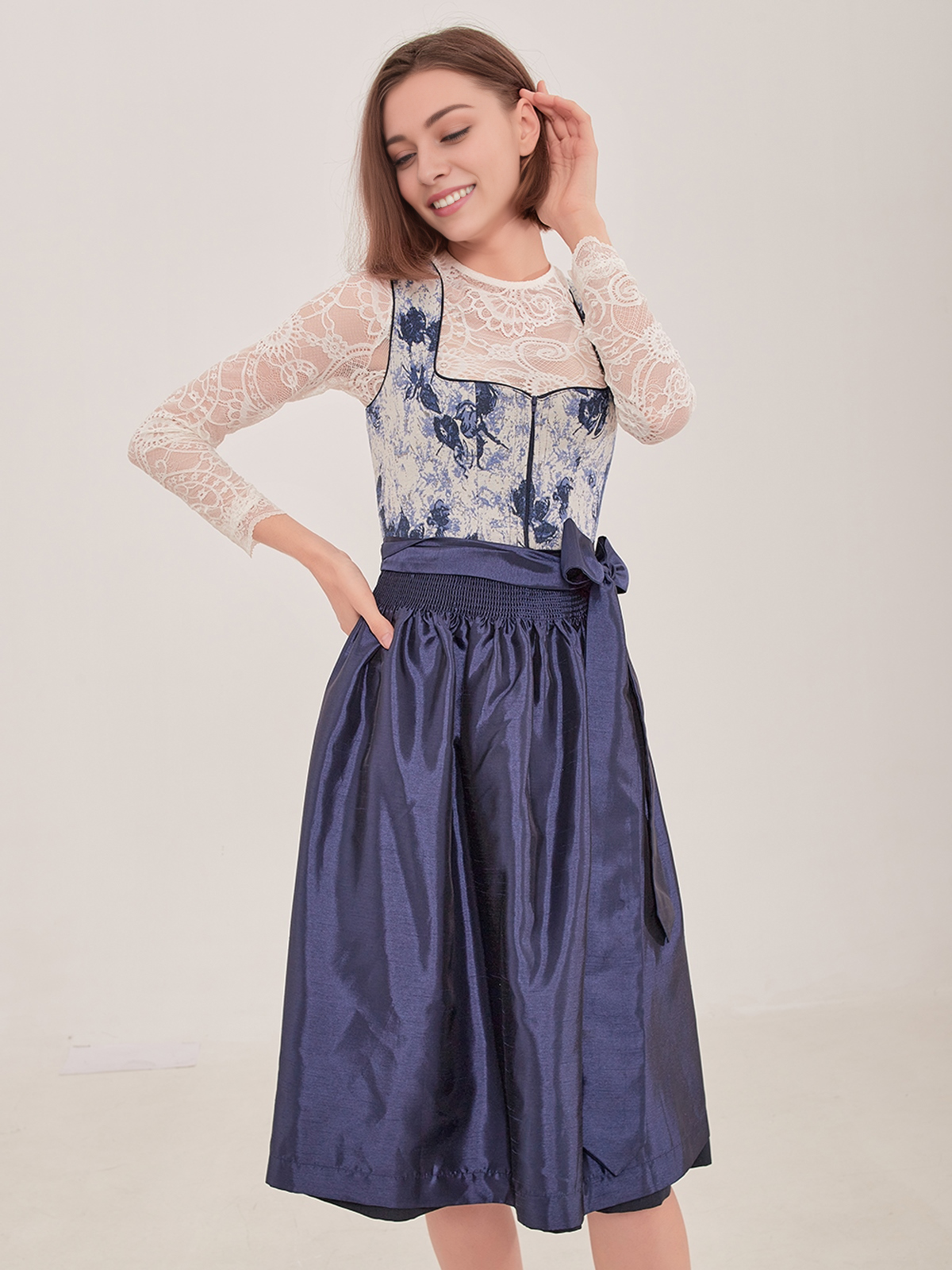 Dirndl in Blau – ein zeitloser Klassiker