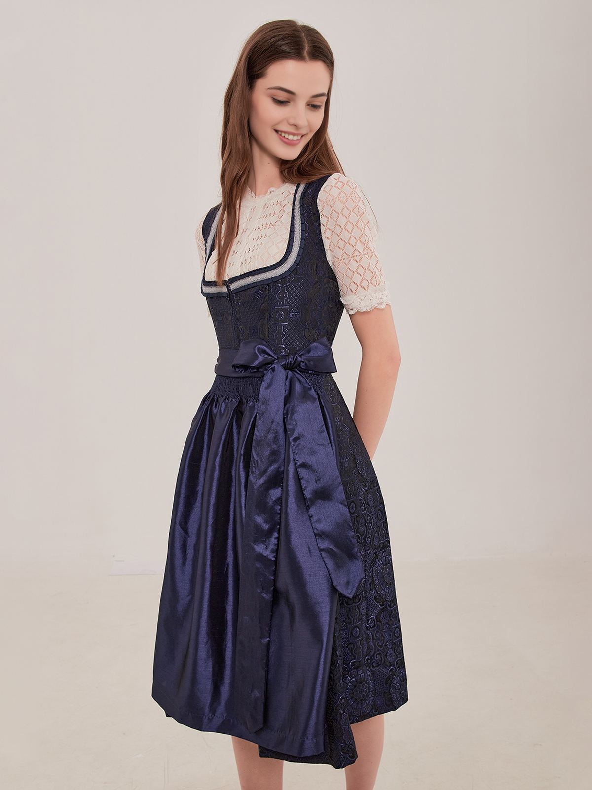 Dirndlbluse in Khaki