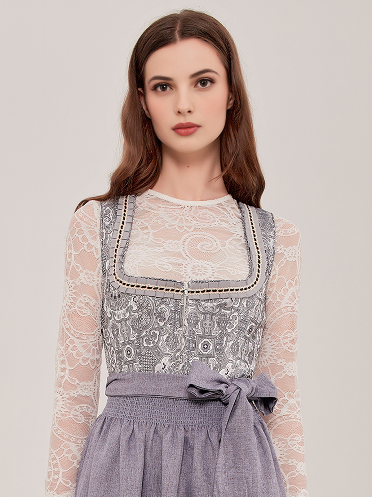 Dirndl in Grau