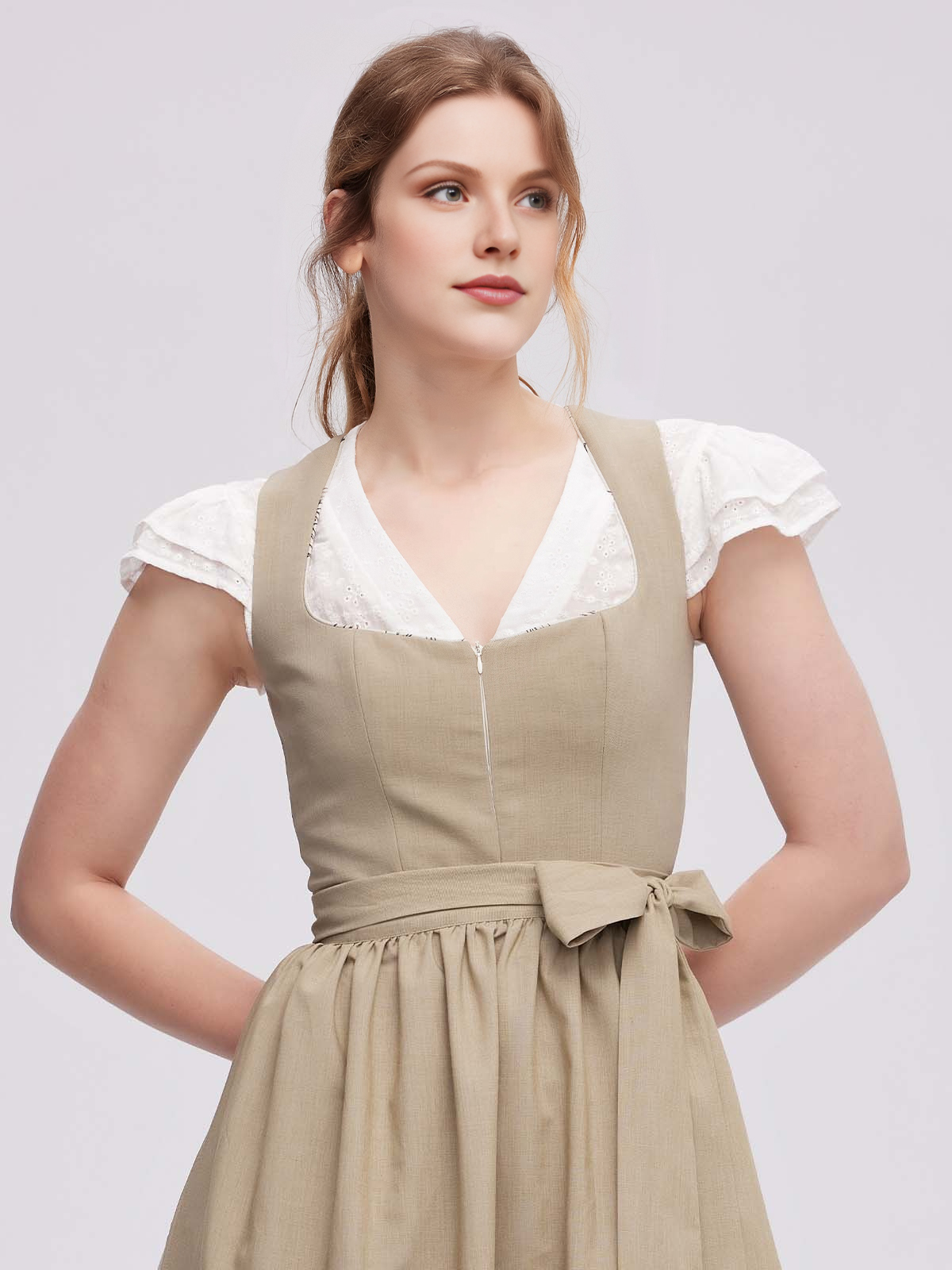 Modernes Dirndl in Grün