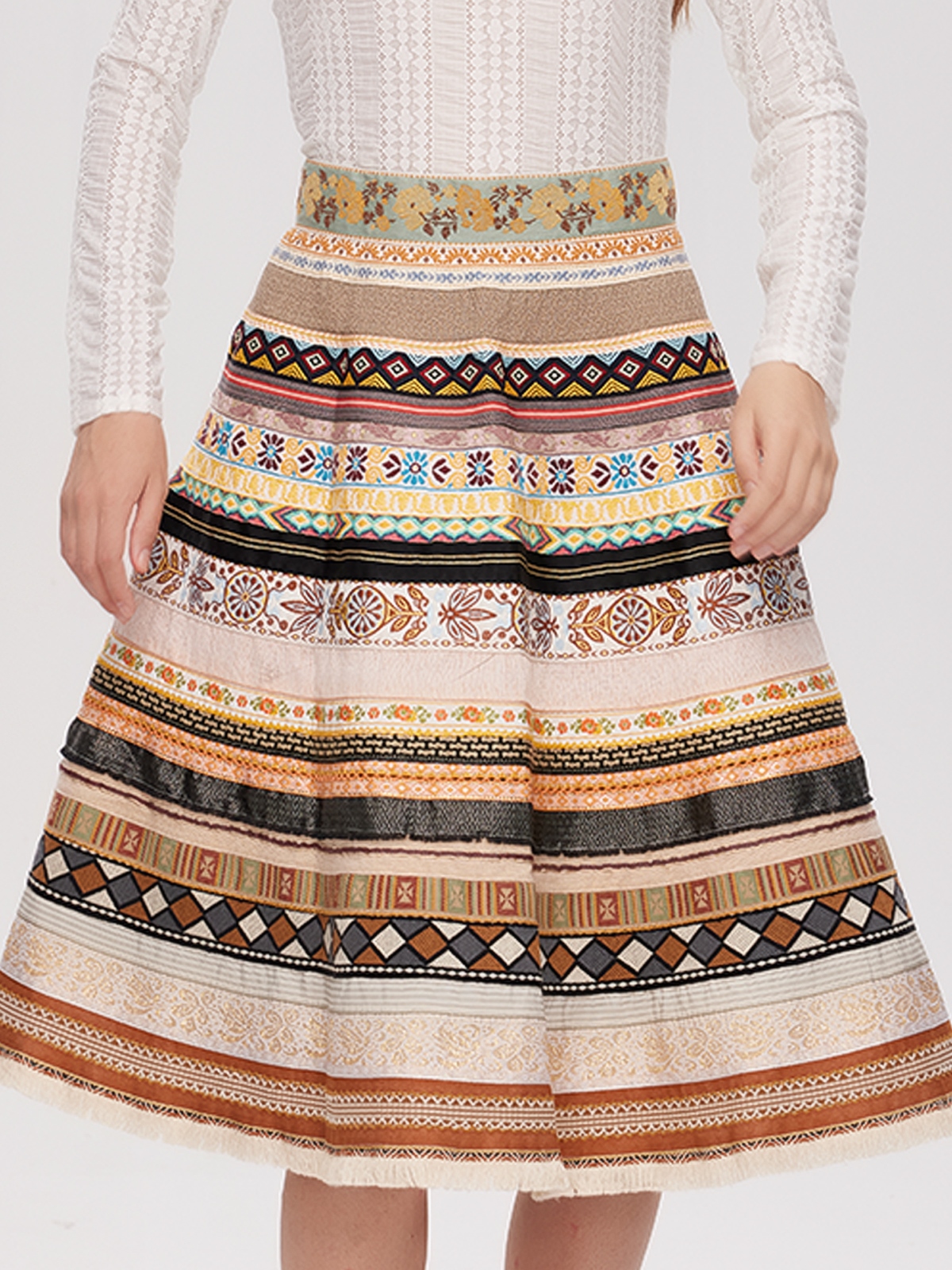 Dirndlbluse mit V-Ausschnitt in Gelb