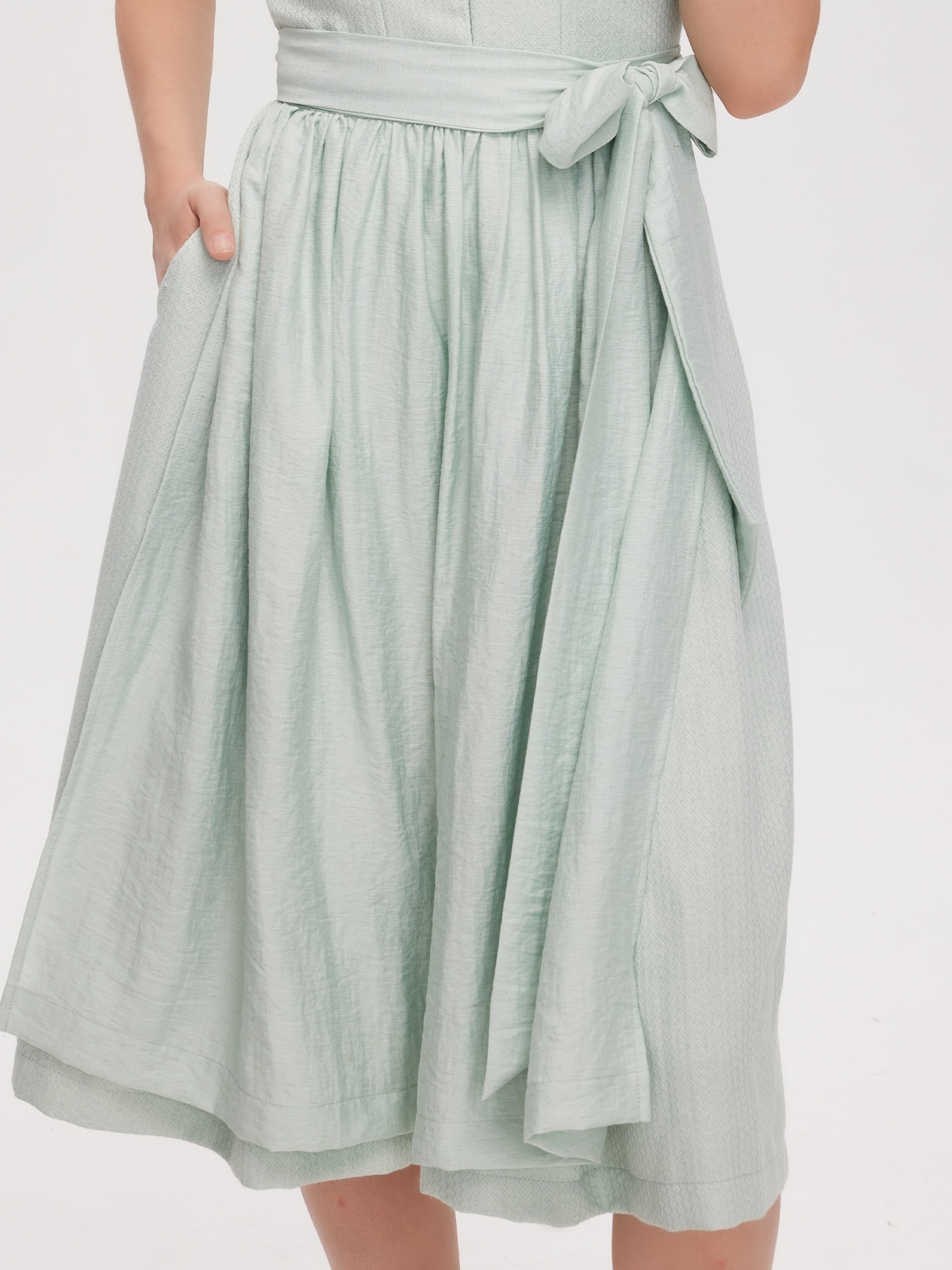 V-Ausschnitt Dirndlbluse in Grün