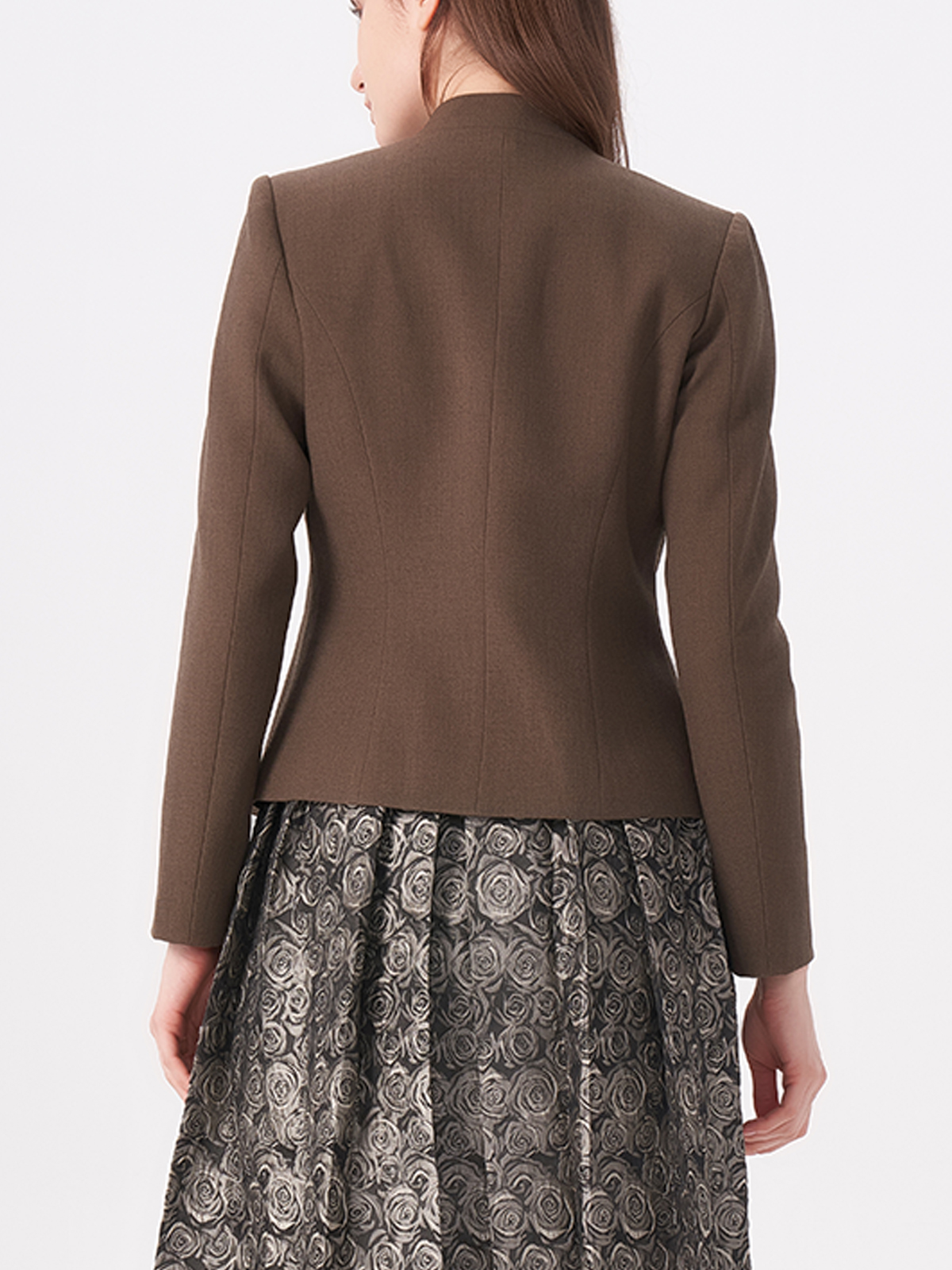 Dirndl in lila Samt mit eleganter Jacke