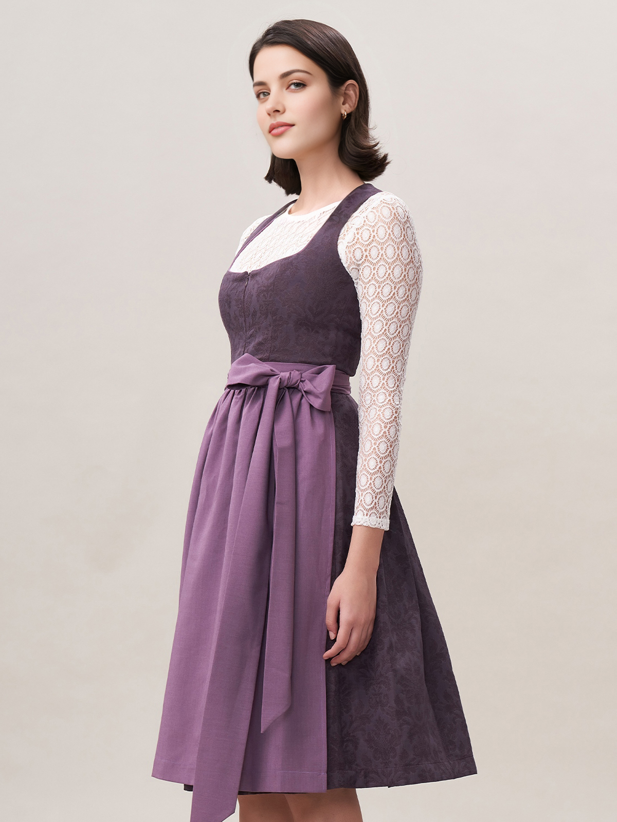 Dirndl in Lila – Eleganz trifft Tradition