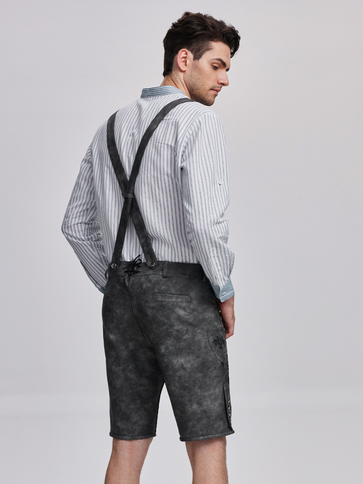 Dirndl in Grau und Schwarz