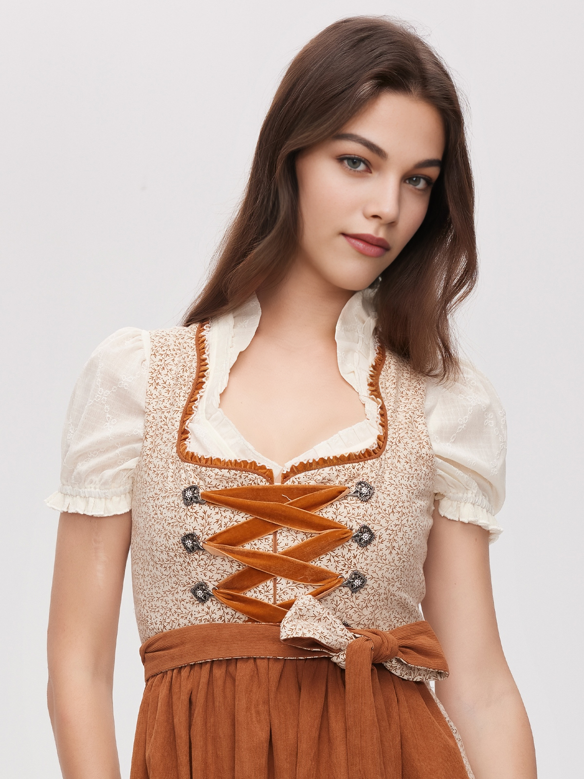 Dirndl in Braun – zeitlos und stilvoll