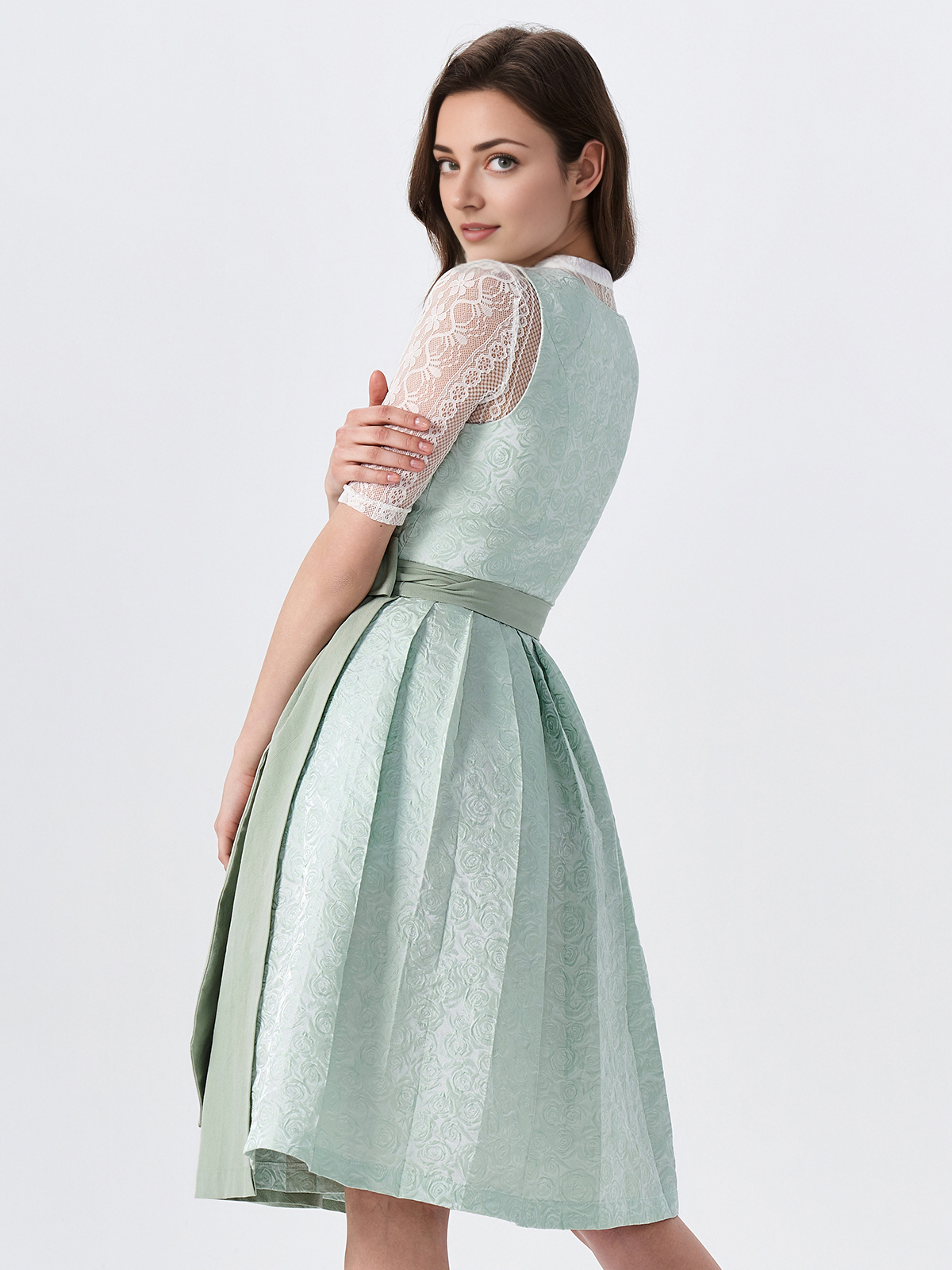 Modernes Dirndl mit Reißverschluss vorne