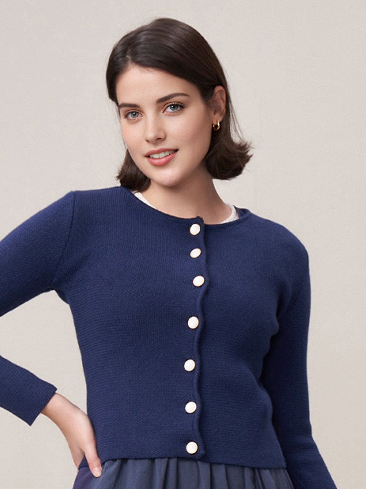 Modernes Dirndl in Marineblau mit Reißverschluss