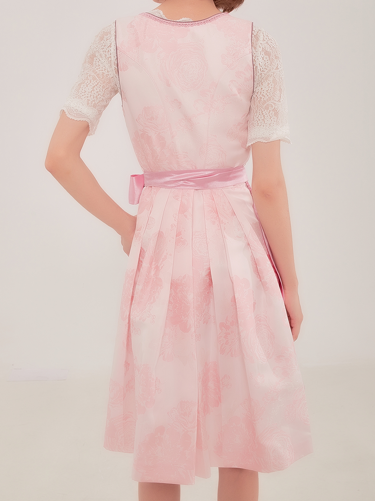 Dirndl in eleganter Blau-Grün-Kombination