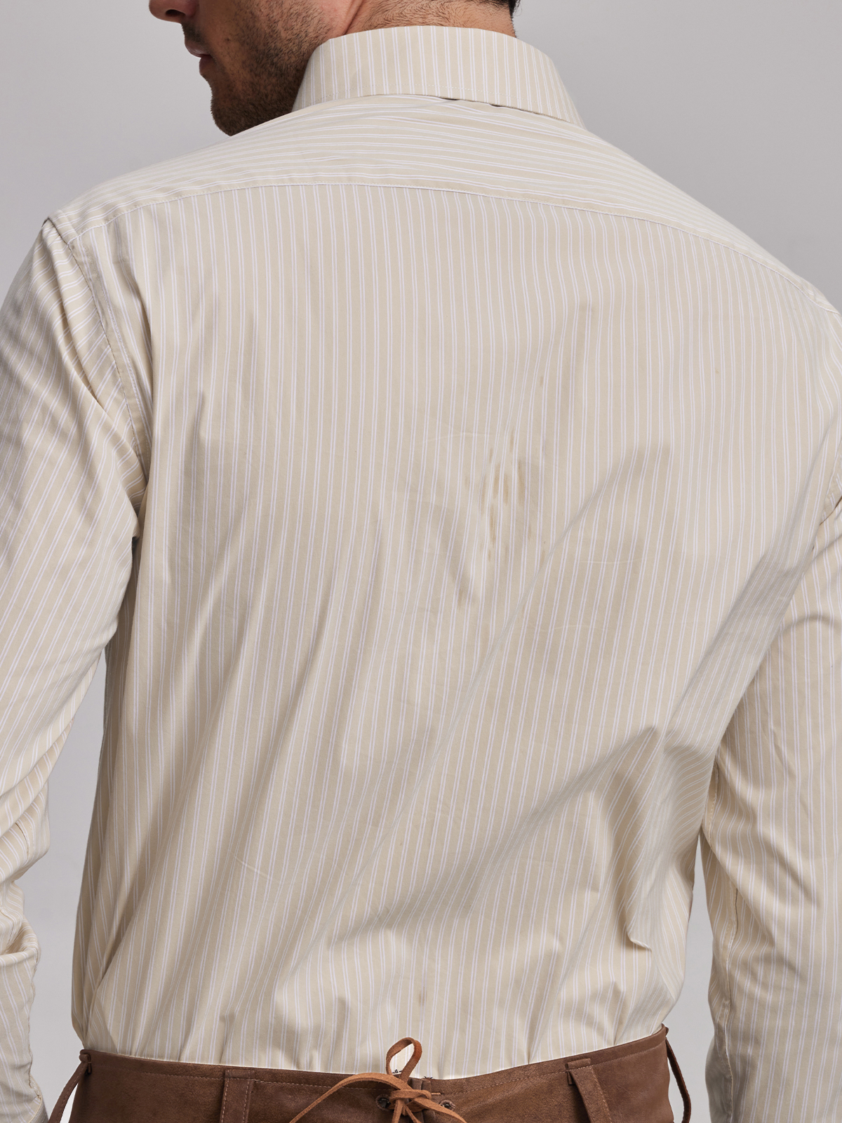 Modernes Dirndl in Gelb