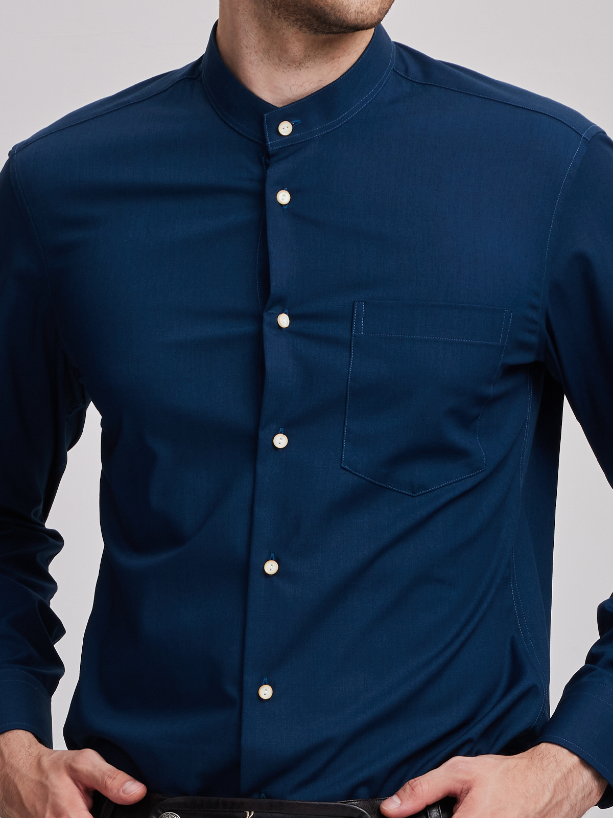 Modernes Dirndl mit Hakenverschluss