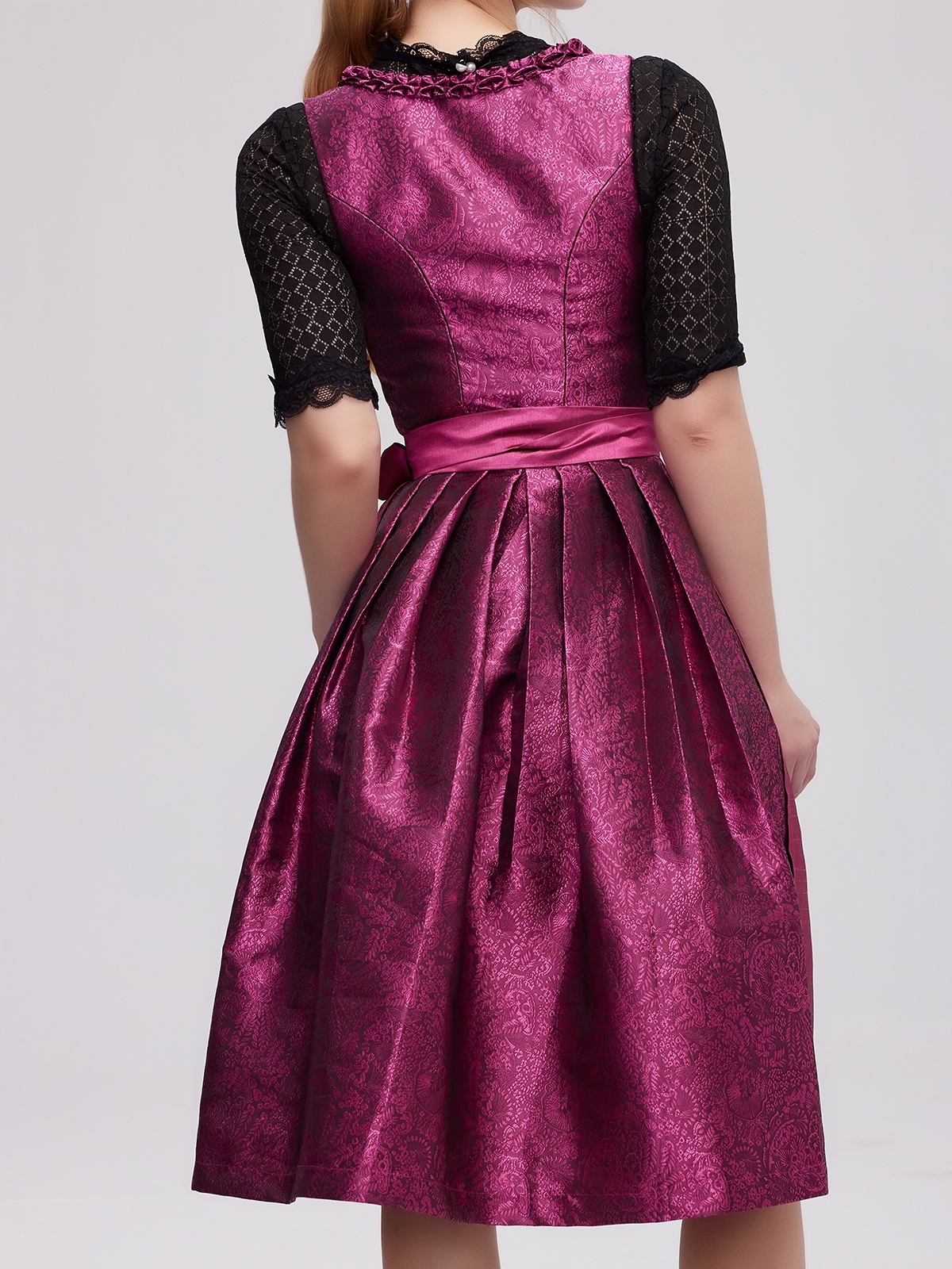 SamtDirndl Grün in eleganter Ausführung