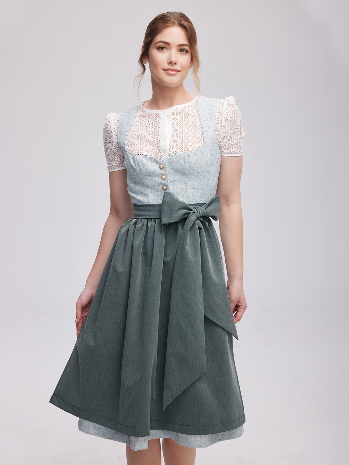 Modernes Dirndl in Grün