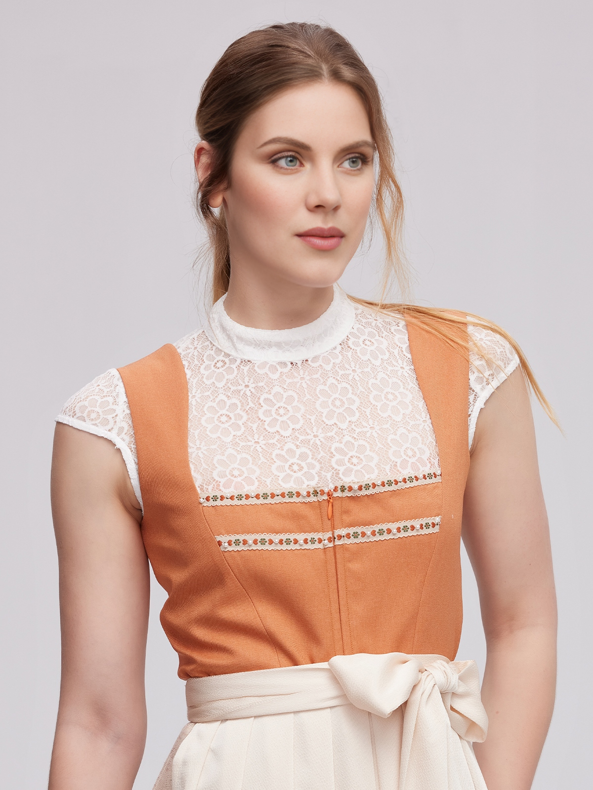 Langärmelige Dirndlbluse in Orange