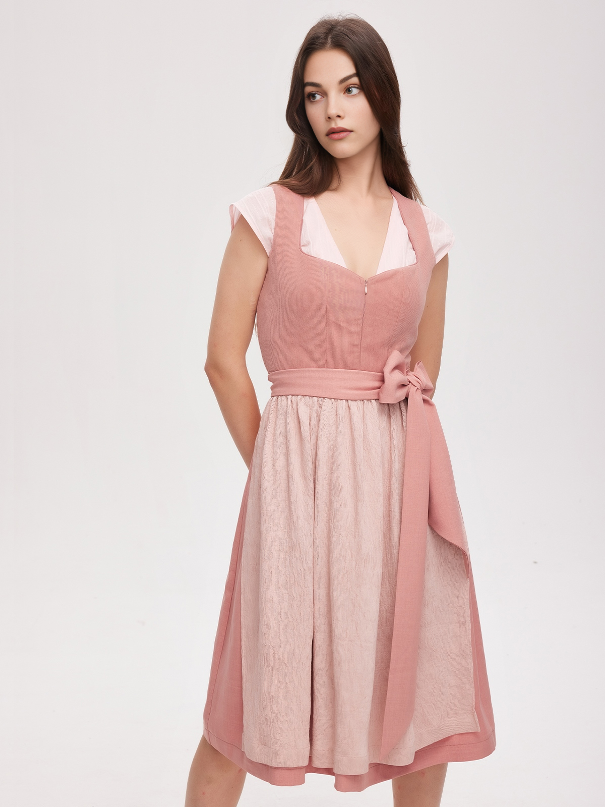 Modernes rosa Dirndl